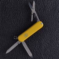 Нож складной, мультитул Victorinox Classic SD (58мм, 7 функций), желтый 0.6223.8